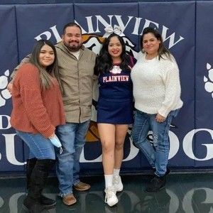 Meet your Posher, Julissa